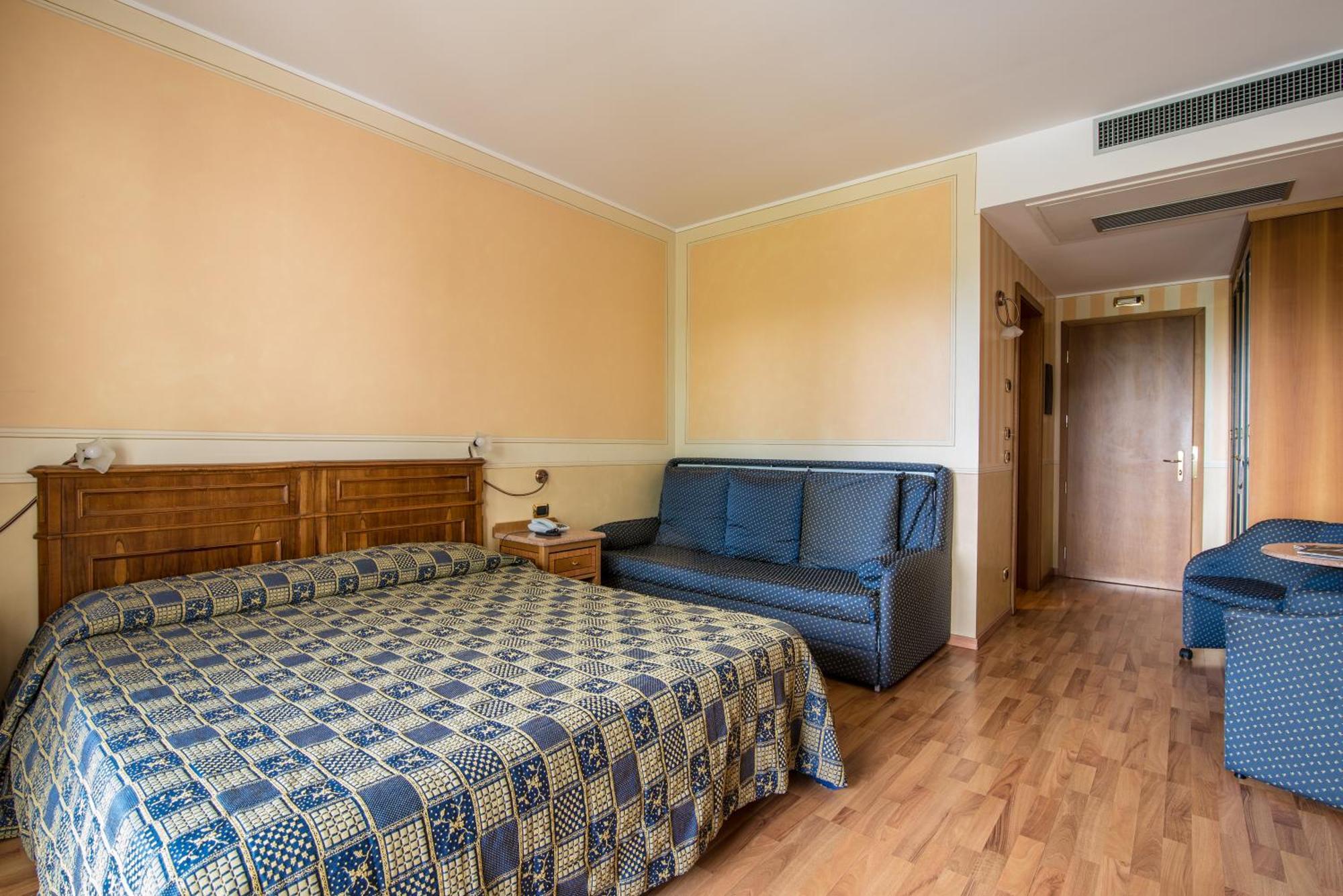 Hotel Porta Del Sole 소리아노델라고 외부 사진