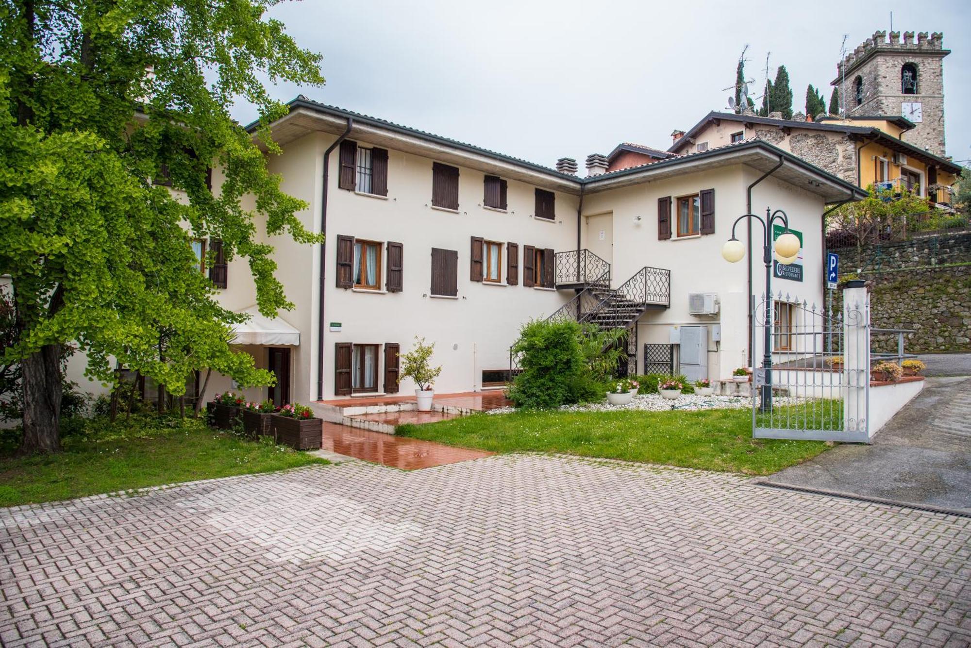 Hotel Porta Del Sole 소리아노델라고 외부 사진