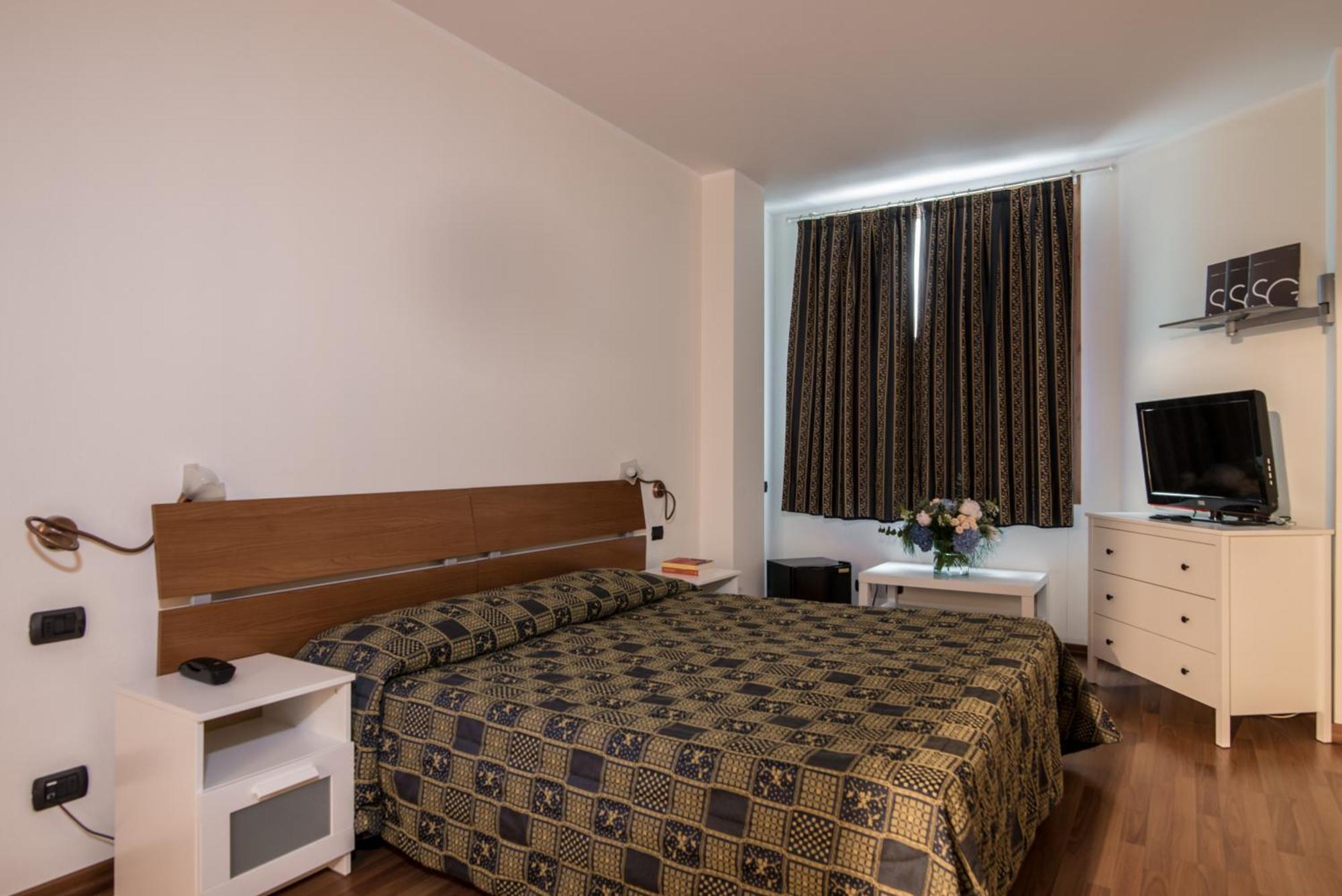 Hotel Porta Del Sole 소리아노델라고 외부 사진
